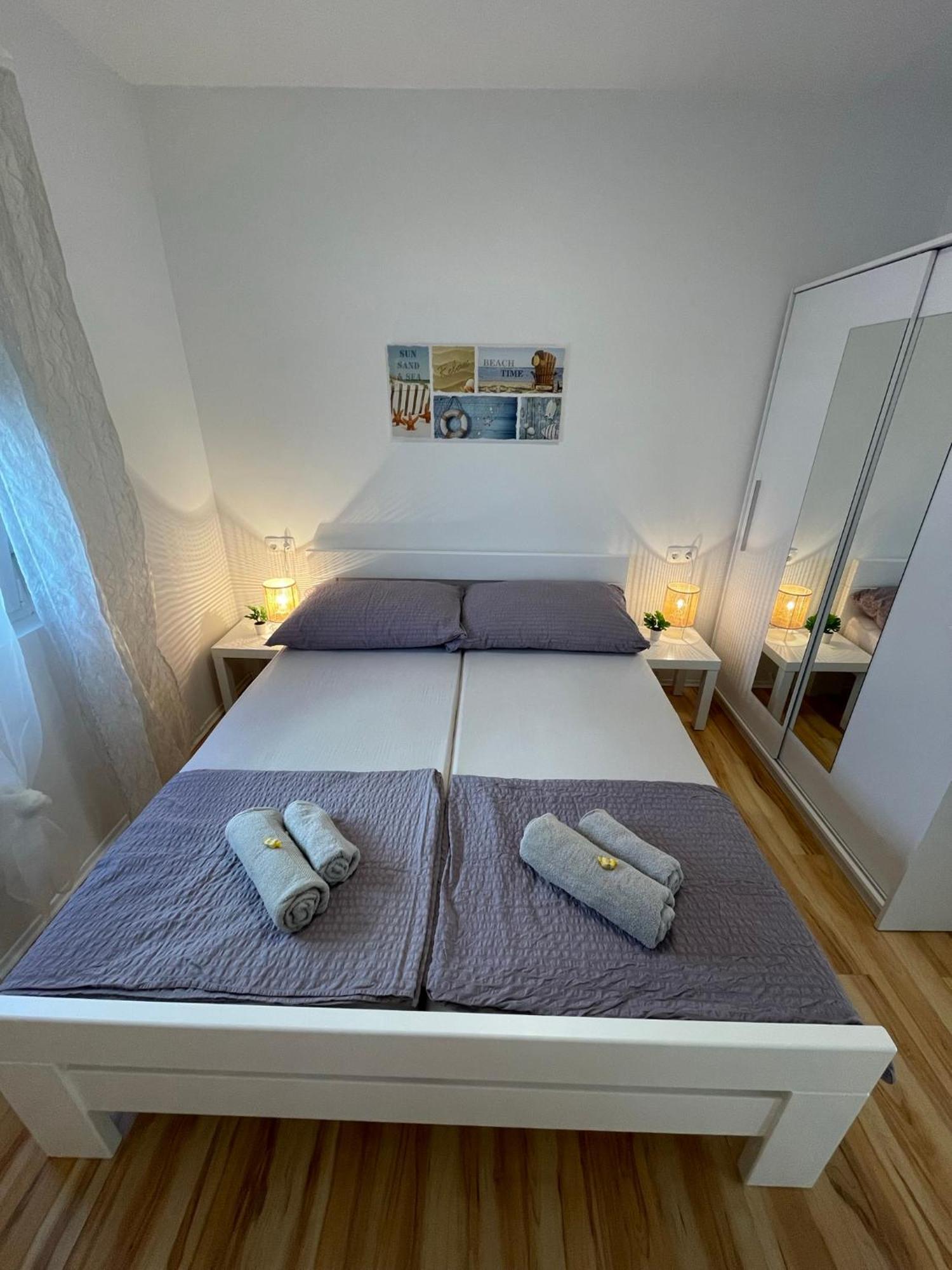 Apartmenthouse Ines Vir Exterior photo