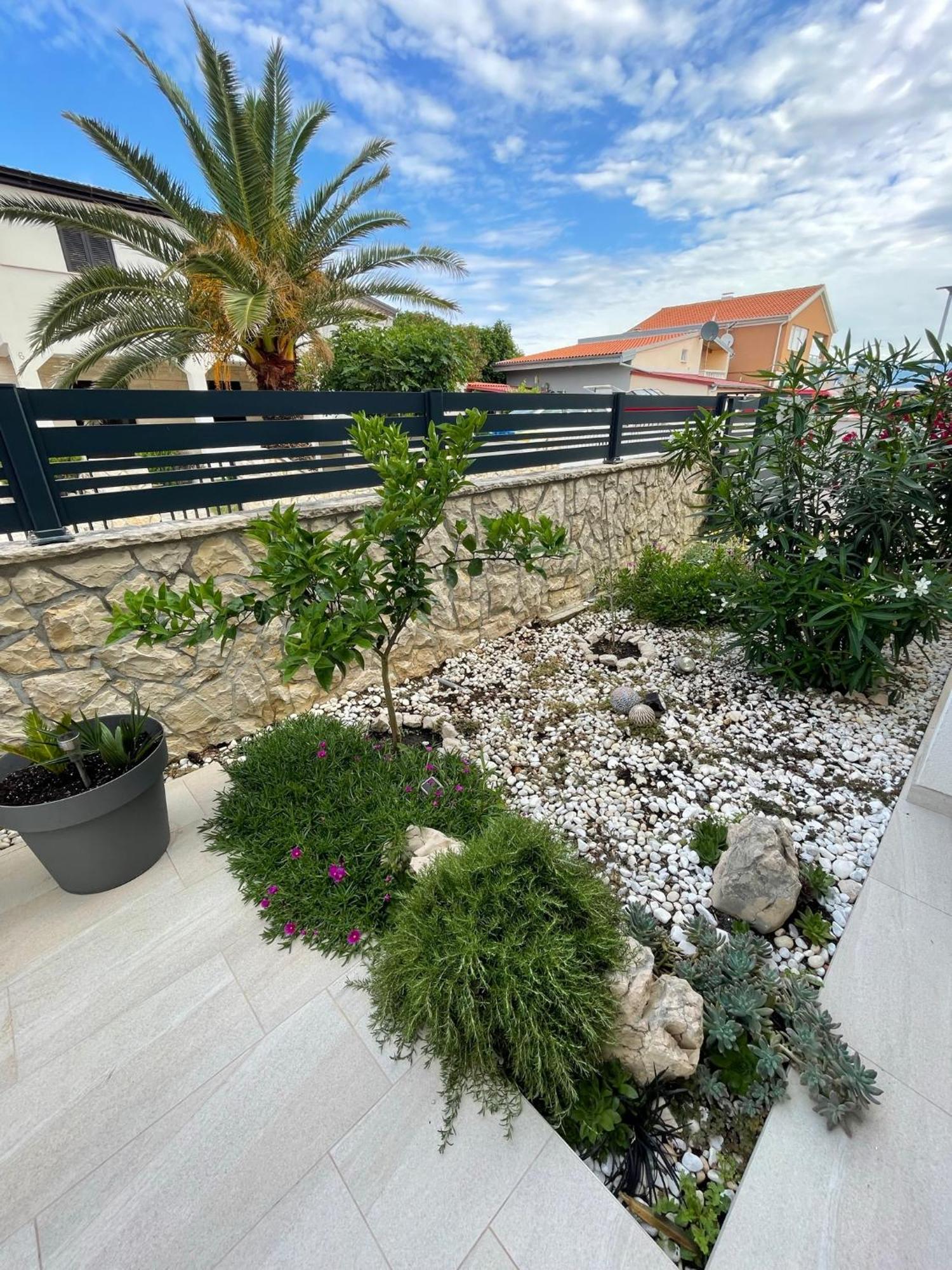 Apartmenthouse Ines Vir Exterior photo